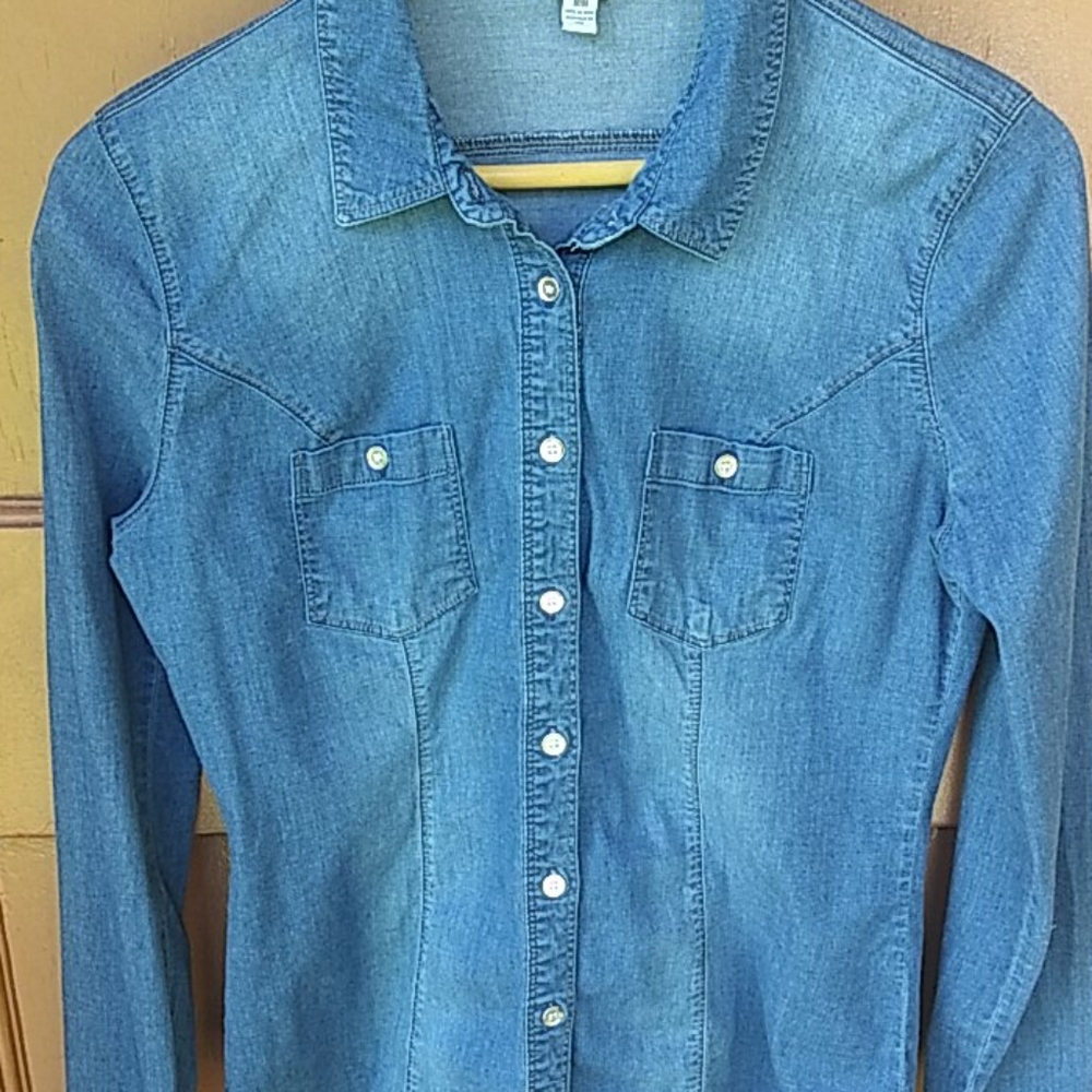 Guess los Angeles denim shirt. - Picture 15 of 16
